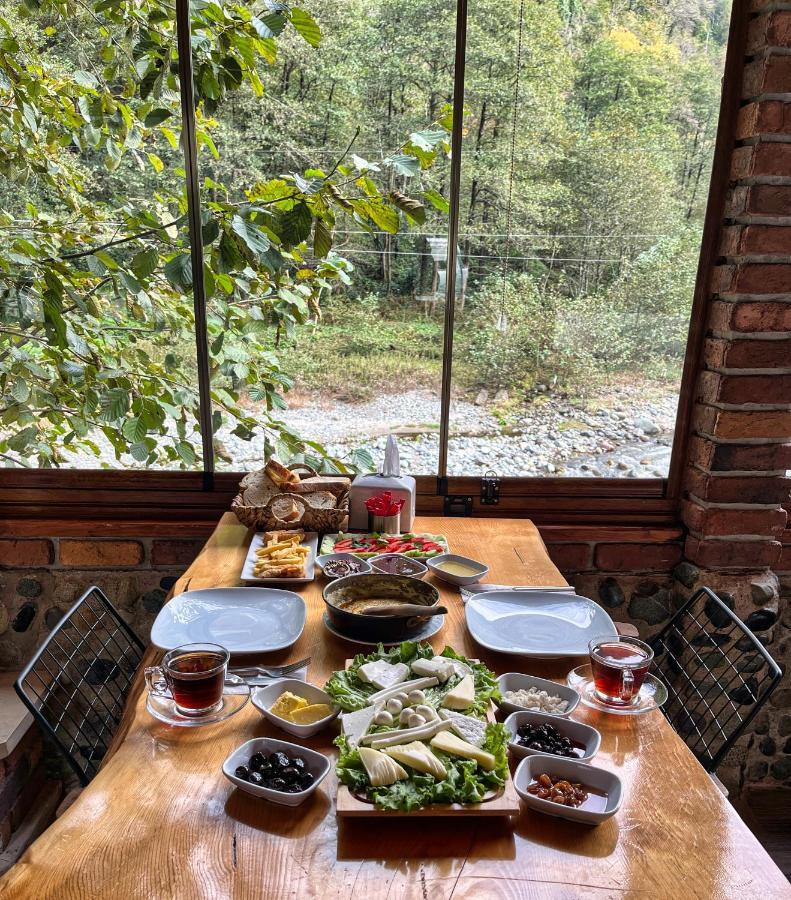 Medi Soho Bungalov Cafe Bed & Breakfast Rize Bagian luar foto